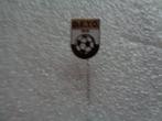 Mooi Emalle  DETO Vriezenveen voetbal speldje., Verzamelen, Speldjes, Pins en Buttons, Ophalen of Verzenden, Zo goed als nieuw