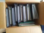 11 albums met FDC's. Verhuisdoos vol. Bieden boven 100 euro, Ophalen of Verzenden, Nederland