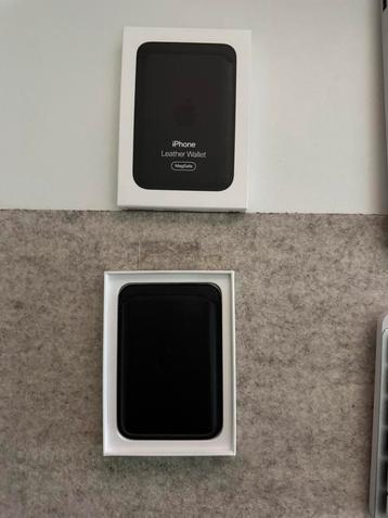 iPhone Lederen Wallet MagSafe beschikbaar voor biedingen