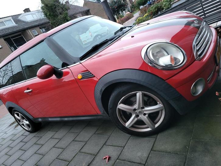 Mini Clubman 1.6 ONE 2010 Rood, Auto's, Mini, Particulier, Clubman, Airconditioning, Stoelverwarming, Benzine, B, Hatchback, Handgeschakeld