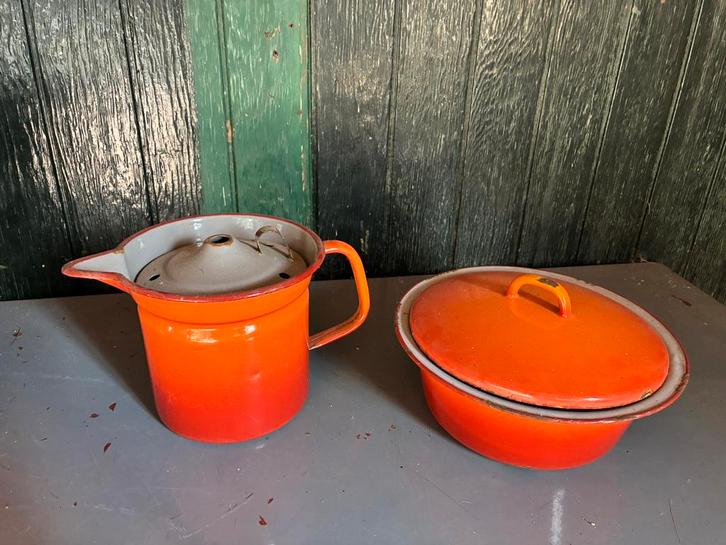 Oranje emaille pan en kan, Antiek en Kunst, Antiek | Emaille, Ophalen of Verzenden