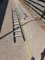 Ladders te koop 4,10 en 2,56 meter lang, Ophalen, Zo goed als nieuw, 4 meter of meer