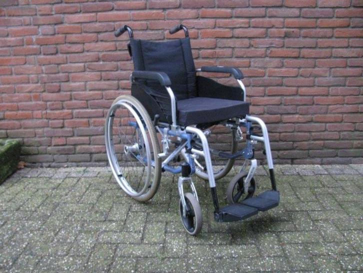 Excel rolstoel 42cm massieve banden druksteunen verstelbaar, Diversen, Rolstoelen, Zo goed als nieuw, Duwrolstoel, Inklapbaar