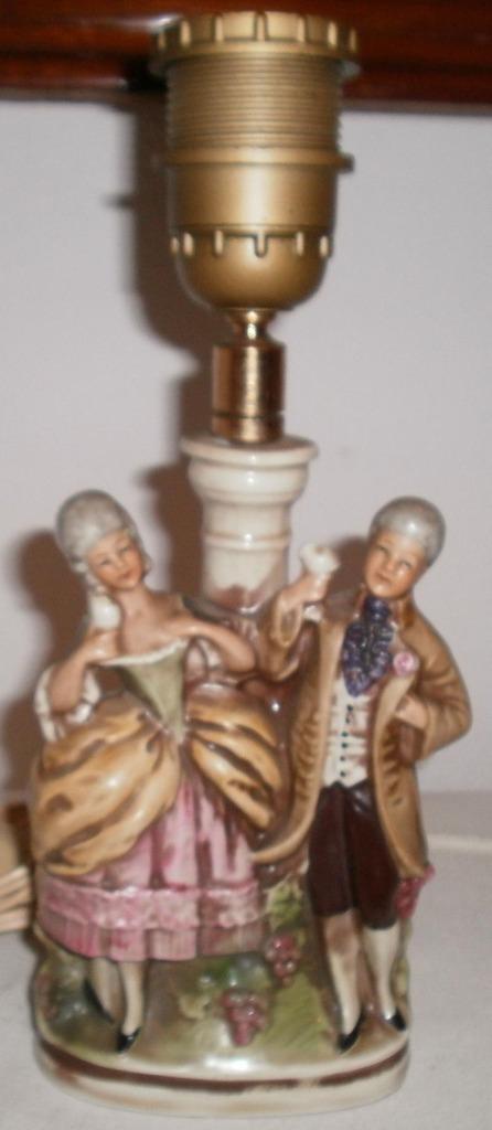 Porseleinen lampje, Antiek en Kunst, Antiek | Porselein, Ophalen of Verzenden