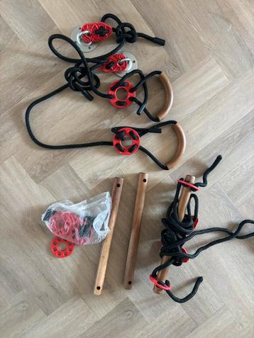 Houten ringen, trapeze/touwladder van Ikea beschikbaar voor biedingen