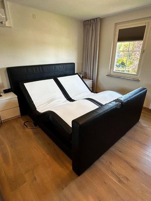 Elektrisch verstelbare boxspring, Huis en Inrichting, Slaapkamer | Boxsprings, Gebruikt, 180 cm, 210 cm, Tweepersoons, Zwart, Ophalen