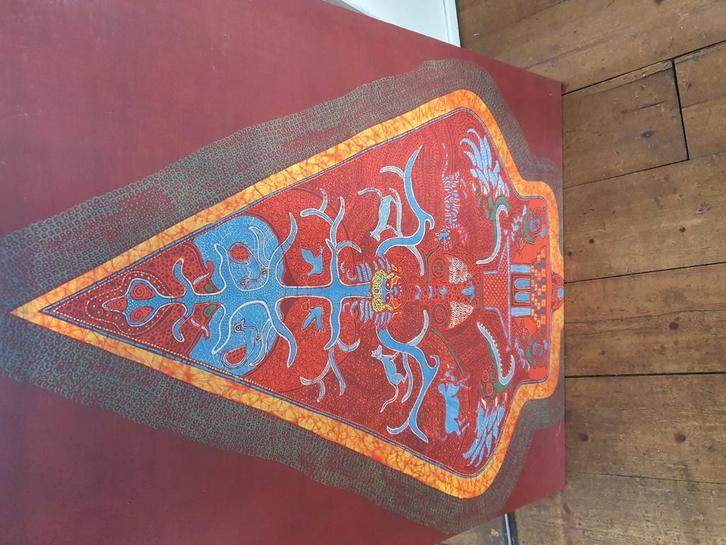 Schildering toraja op linnen doek,de kleuren zijn zeer diver, Diversen, Vlaggen en Wimpels, Zo goed als nieuw, Ophalen of Verzenden