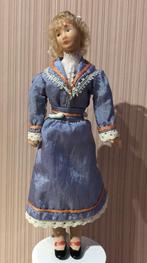 Poppenhuis porseleinen popje, Verzamelen, Poppenhuizen en Toebehoren, Ophalen of Verzenden, Zo goed als nieuw, Popje