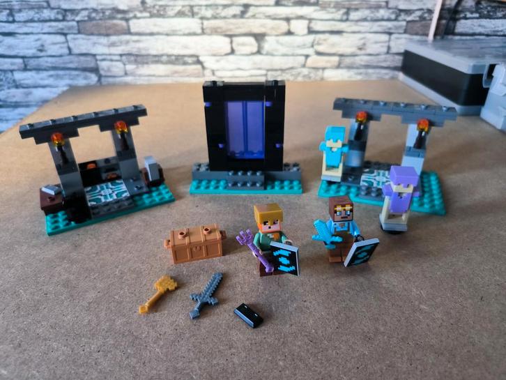 LEGO Minecraft 21252 de wapensmederij, Kinderen en Baby's, Speelgoed | Thomas de Trein, Gebruikt, Ophalen of Verzenden