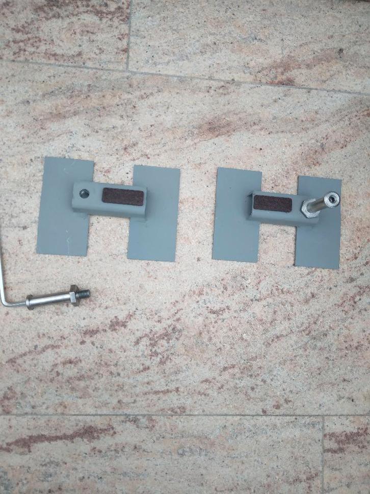 VW T3 Montagehouders voor 3-persoons zitslaapbank, Caravans en Kamperen, Camper-accessoires, Zo goed als nieuw, Ophalen of Verzenden