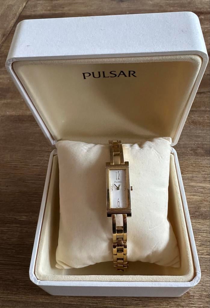Pulsar Dameshorloge - Gouden Kleur en twee Quartz horloges, Sieraden, Tassen en Uiterlijk, Horloges | Dames, Gebruikt, Staal, Polshorloge