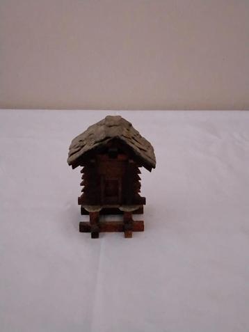 Miniatuur Huisje van Hout en Steen beschikbaar voor biedingen