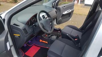 Auto in showroomstaat of autobekleding reinigen? beschikbaar voor biedingen