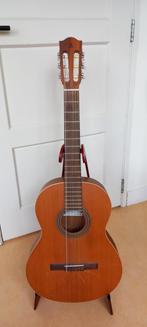 Zeer goede gitaar incl. standaard, tas, capo, plectrum, stem, Muziek en Instrumenten, Snaarinstrumenten | Gitaren | Akoestisch