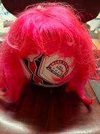 Roze pruik, Ophalen of Verzenden, Zo goed als nieuw, Carnaval