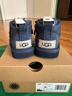UGG T Classic Ultra Mini Laarsjes Maat 23,5, Jongetje of Meisje, Laarsjes, Nieuw, Ophalen of Verzenden