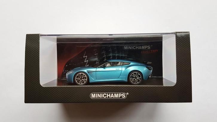 Aston Martin V12 Zagato 2012 Alba Blue Minichamps 500 pcs., Hobby en Vrije tijd, Modelauto's | 1:43, Nieuw, Auto, MiniChamps, Verzenden