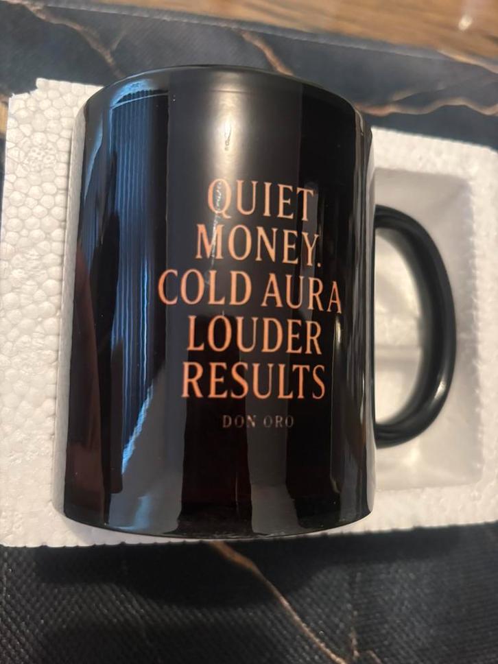 Don Oro – Quote Mug | Quiet Money Cold Aura Louder Results, Huis en Inrichting, Keuken | Servies, Nieuw, Kop(pen) en/of Schotel(s)