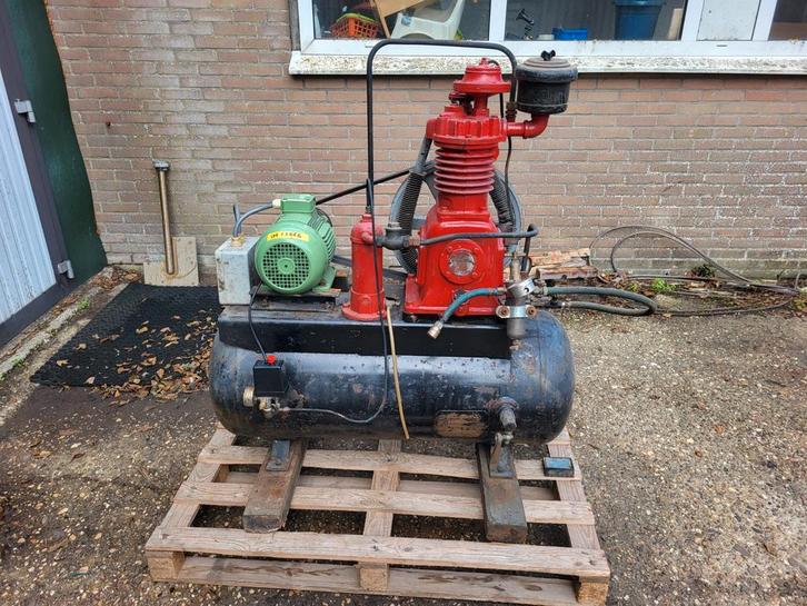 Antieke Curtis compressor 1943, Goed werkend 200L tank., Doe-het-zelf en Verbouw, Compressors, Gebruikt, 6 tot 10 bar, 100 liter of meer