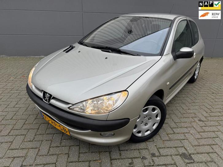 Peugeot 206 1.6-16V Gentry*NEW APK*NAP*AIRCO*ELKT-RAAM, Auto's, Peugeot, Bedrijf, Te koop, ABS, Airbags, Airconditioning, Bluetooth