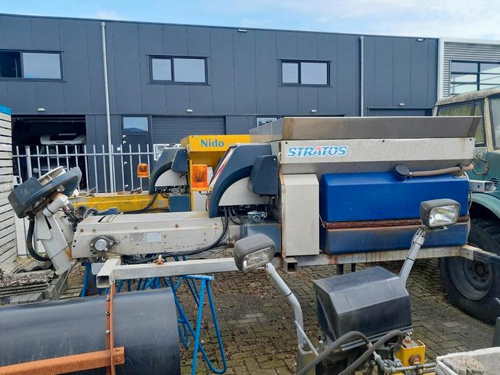 Zoutstrooier(s) nido en sneeuwploegen, Zakelijke goederen, Agrarisch | Werktuigen, Ophalen of Verzenden