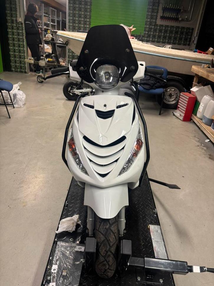 2 Piaggo zip scooters te koop, Fietsen en Brommers, Scooters | Piaggio, Zo goed als nieuw, Zip, Maximaal 45 km/u, Benzine, Ophalen