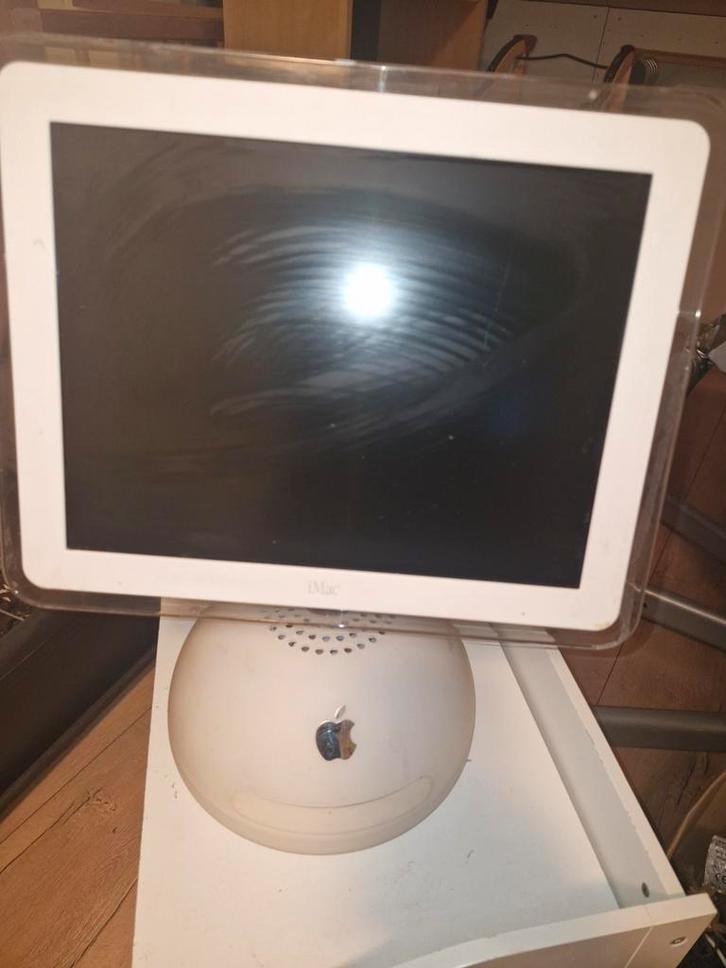 Vintage iMac G4 - Icoon Design! Met toetsenbord, Computers en Software, Apple Desktops, Gebruikt, iMac, Onbekend, Onbekend, Minder dan 4 GB
