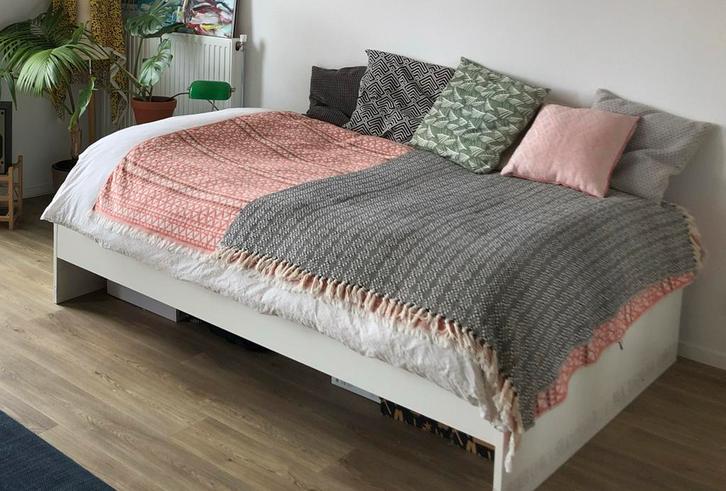 IKEA bedframe 140x200 met lattenbodems, Huis en Inrichting, Slaapkamer | Bedden, Gebruikt, Tweepersoons, 140 cm, Hout, Ophalen