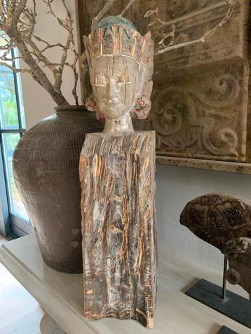 Prachtige oud houten Shiva beeld. beschikbaar voor biedingen