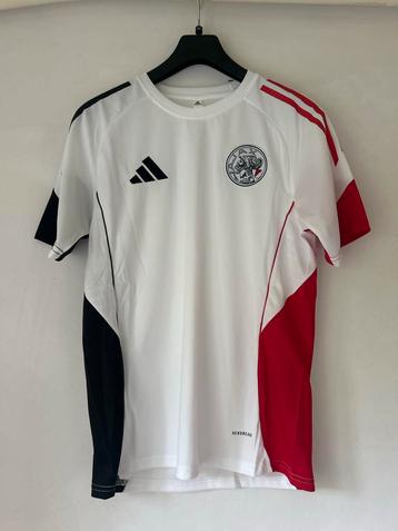 Ajax Trainingsshirt + Short 2025-2026 - Maat M beschikbaar voor biedingen