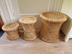 3 vintage riet/ rotan/ bamboe krukjes - bijzettafeltjes, Huis en Inrichting, Ophalen of Verzenden, Zo goed als nieuw, Overige materialen