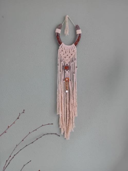 Versierd hoefijzer, macrame, wanddecoratie, Huis en Inrichting, Woonaccessoires | Wanddecoraties, Nieuw, Ophalen of Verzenden
