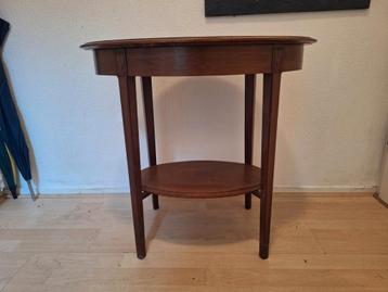 Antiek Huizinga tafeltje beschikbaar voor biedingen