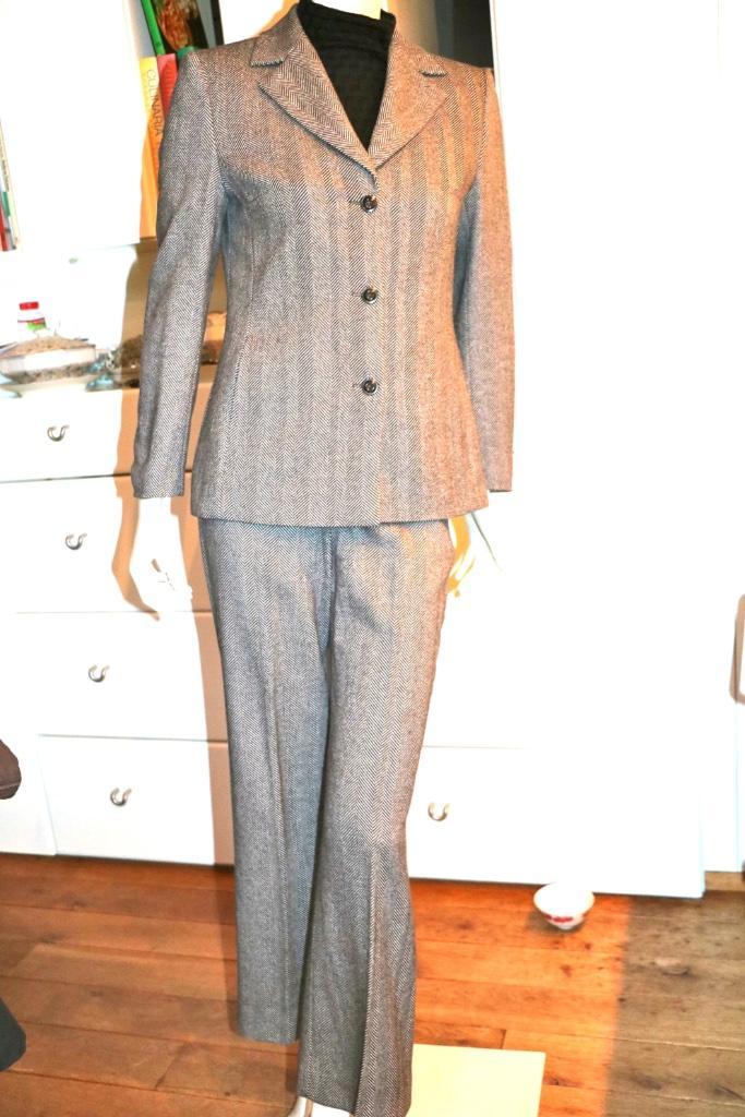 broekpak Laurel 38 wol superzacht flared broekspijpen, Kleding | Dames, Jasjes, Kostuums en Pakken, Zo goed als nieuw, Kostuum of Pak