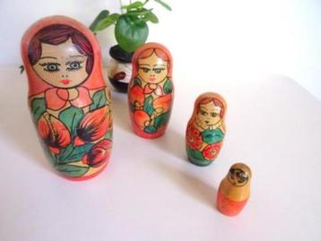 Matroesjka Babouchka uit USSR dus tussen 1922 en eind 1991 beschikbaar voor biedingen