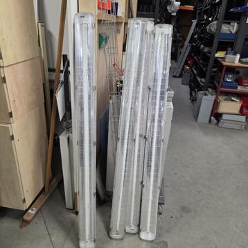 4X spatwaterdichte TL ARMATUREN 1X35 WATT 150 CM  beschikbaar voor biedingen