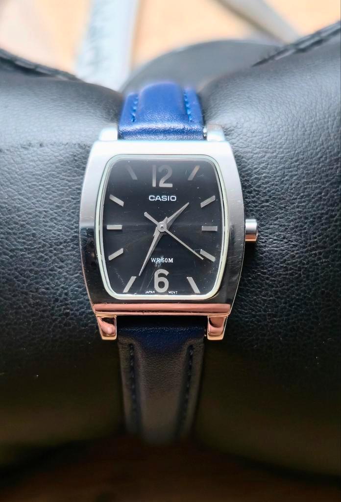 Casio WR 50 Polshorloge - Stijlvol en Betrouwbaar, Sieraden, Tassen en Uiterlijk, Horloges | Dames, Gebruikt, Zakhorloge, Overige merken