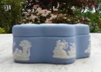 Wedgwood Jasperware Blue Embossed Cameo, Antiek en Kunst, Ophalen of Verzenden