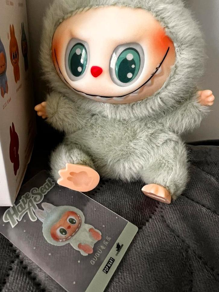 Labubu have a seat Ququ mint groen bijna gratis, Verzamelen, Poppetjes en Figuurtjes, Zo goed als nieuw, Ophalen