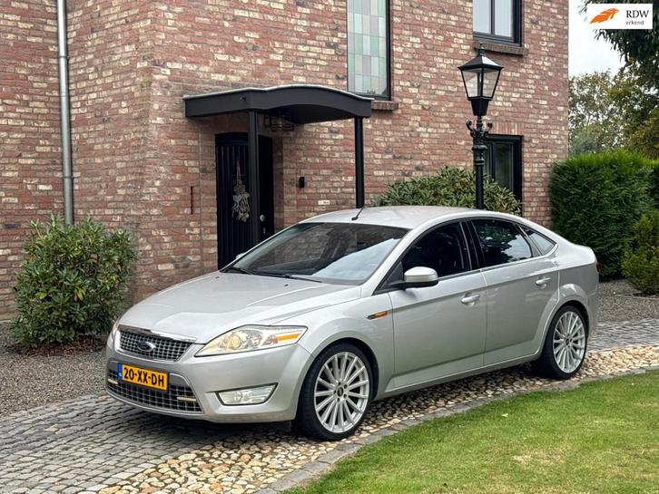 Ford Mondeo 2.5-20V Titanium Leer 18inch!, Auto's, Ford, Te koop, Mondeo, ABS, Airbags, Airconditioning, Bochtverlichting, Boordcomputer