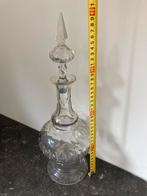 Prachtige vintage glazen karaf op voet met sierlijke  stop., Ophalen of Verzenden