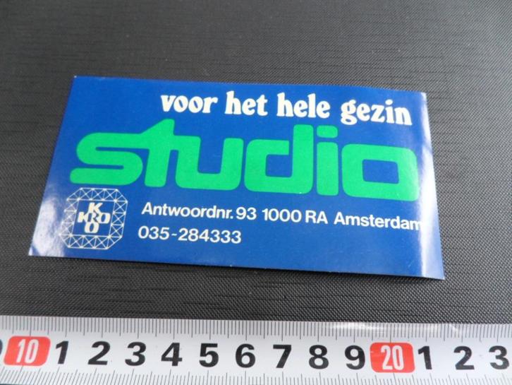 sticker omroep KRO gids STUDIO voor het hele gezin bl papier, Verzamelen, Stickers, Zo goed als nieuw, Bedrijf of Vereniging, Ophalen