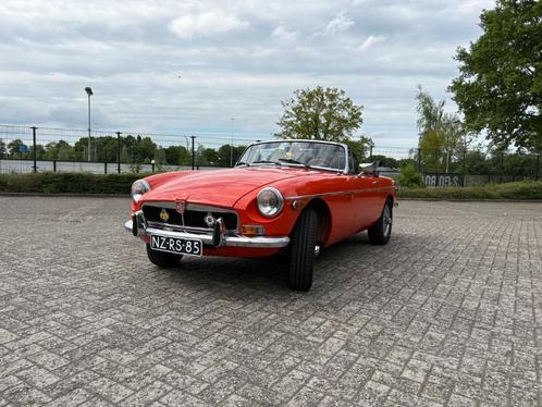 MG B 1.8 Tourner 1978 Rood, Auto's, MG, Particulier, B, Benzine, Cabriolet, Handgeschakeld, Geïmporteerd, Rood, Zwart, Kunstmatig leder