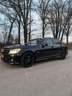 Mercedes Benz C klasse 180 AMG Line Black-series AUT CARPLAY, Auto's, Achterwielaandrijving, 1800 kg, Zwart, 75 €/maand
