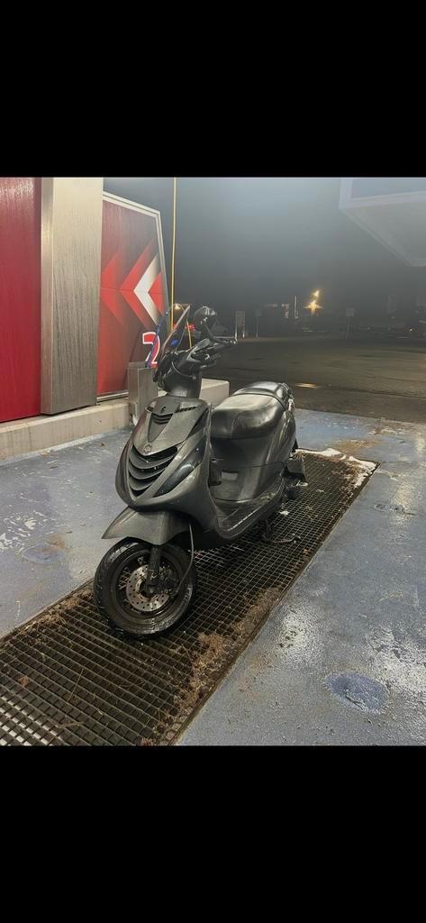 Piaggio zip 80cc, Fietsen en Brommers, Scooters | Piaggio, Zo goed als nieuw, Zip, Maximaal 45 km/u, Benzine, Ophalen