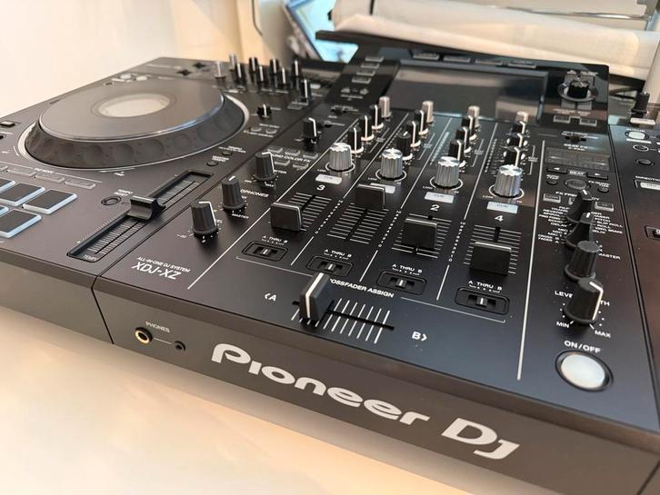 Pioneer XDJ-XZ + RCF Ayra Pro6, Muziek en Instrumenten, Dj-sets en Draaitafels, Nieuw, Dj-set, Pioneer, Ophalen of Verzenden