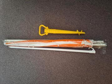 Parasol met pin voor in de grond.  beschikbaar voor biedingen