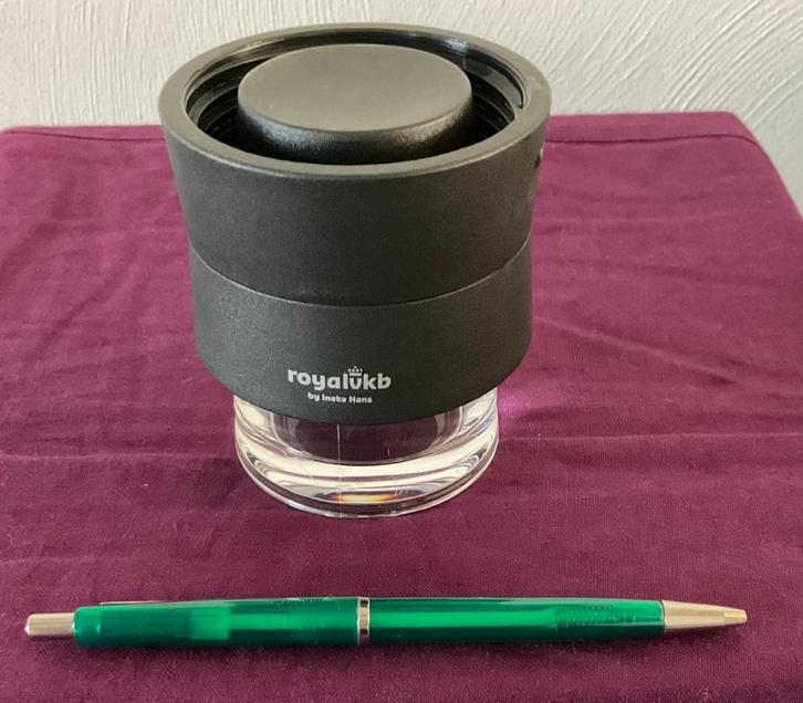 Design Notenkraker by Ineke Hans voor RoyalVKB, Huis en Inrichting, Keuken | Keukenbenodigdheden, Gebruikt, Ophalen