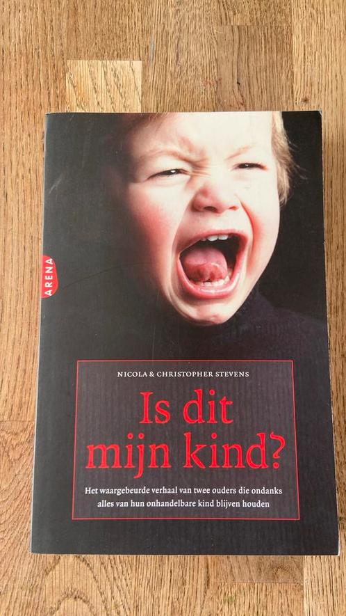 Nicola Stevens - Is dit mijn kind?, Boeken, Literatuur, Zo goed als nieuw, Nederland, Ophalen of Verzenden