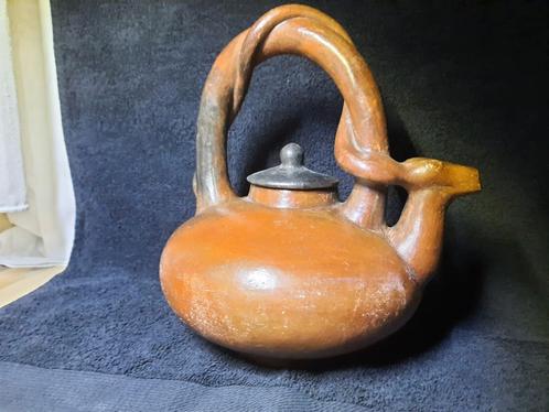 Een oude thee/waterschenk kan uit Indonesië (lombok)., Antiek en Kunst, Antiek | Keramiek en Aardewerk, Ophalen of Verzenden